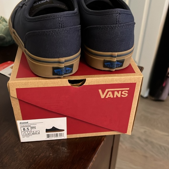 Brand new men’s Vans, size 8.5. Navy/ blue - Picture 4 of 5